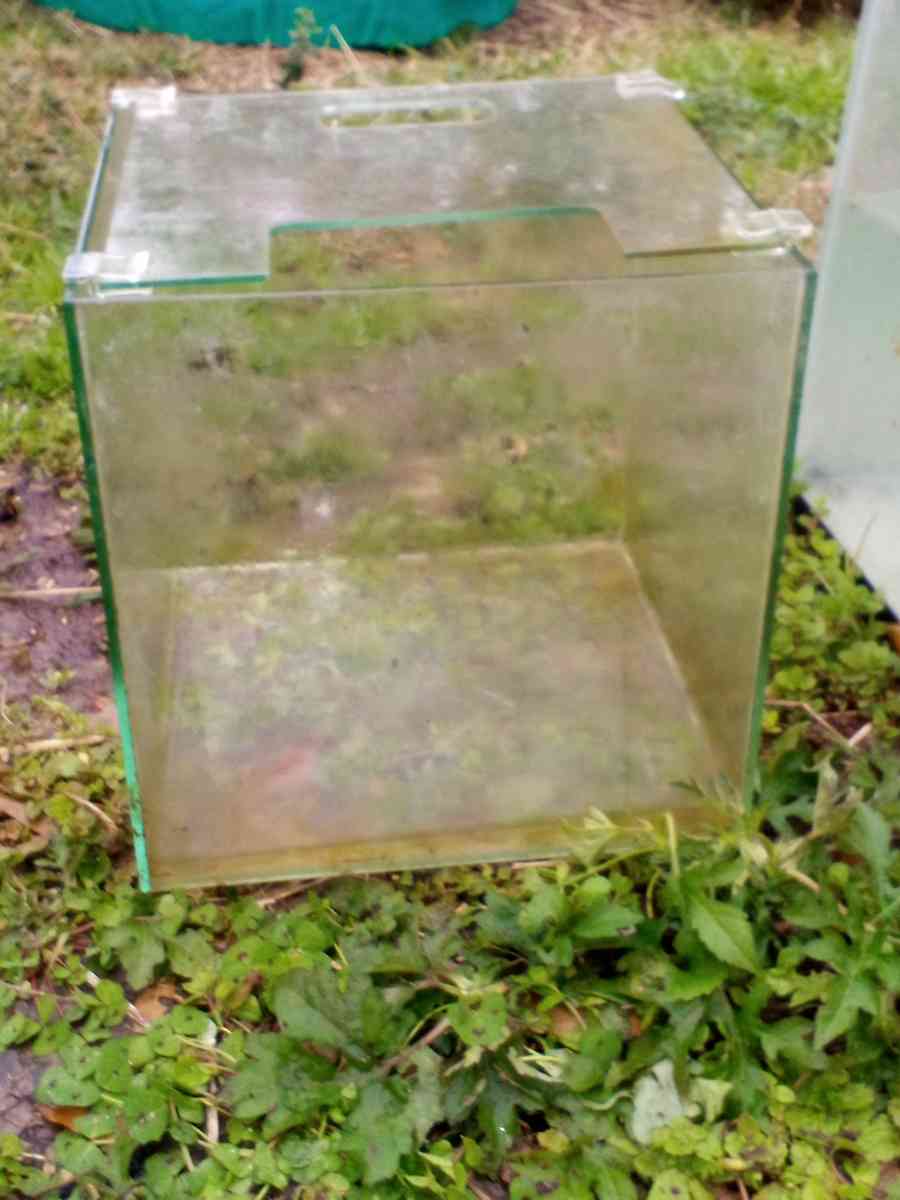 fish tanks and stuff - Broussard, Louisiana - FleaMarketBay