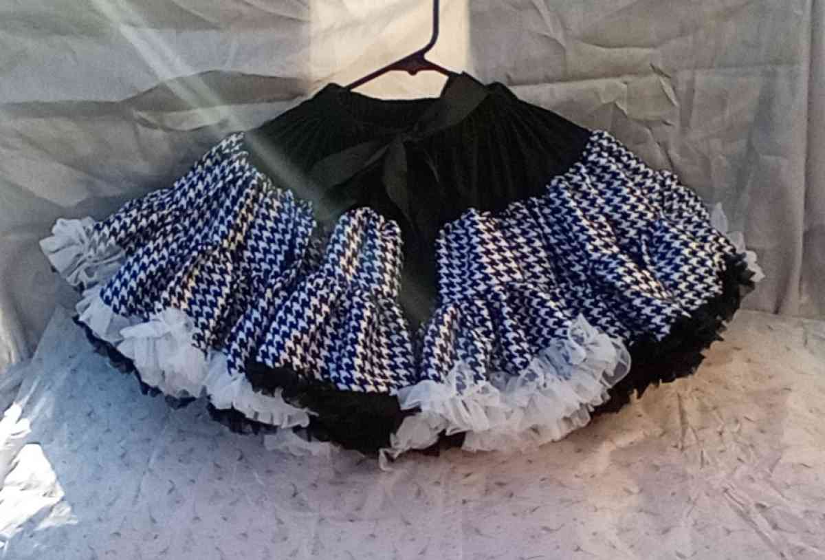 6yrs Houndstooth TuTu Pettiskirt EUC Button Cinchers - Dallas, Texas - FleaMarketBay