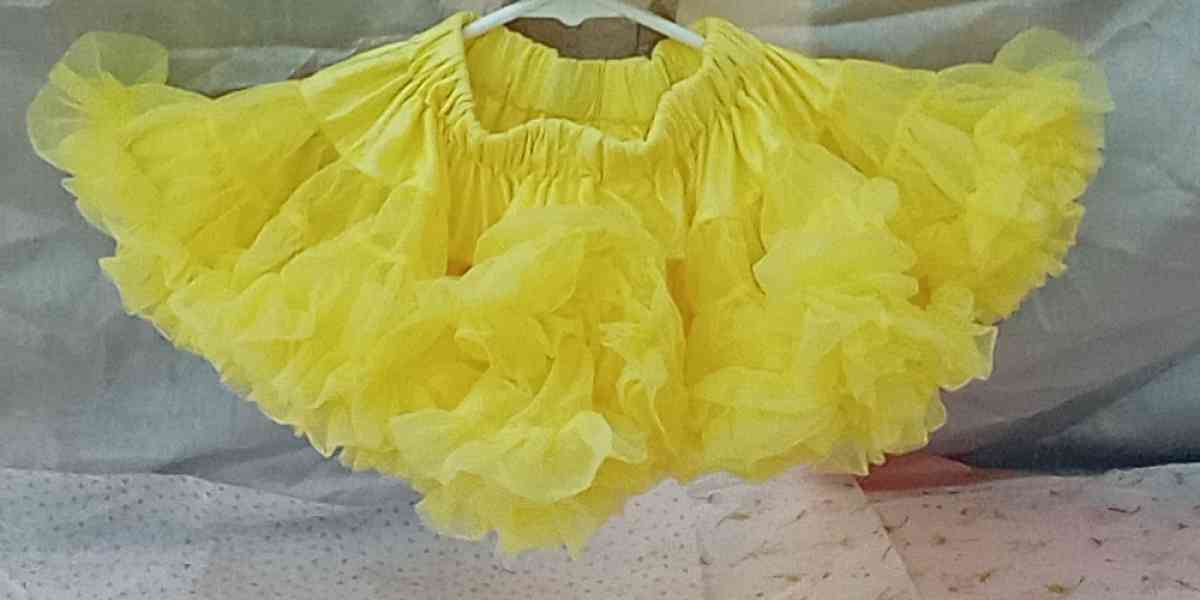 0 to 1yrs Yellow TuTu Pettiskirt EUC Bow Cinches Waist - Dallas, Texas - FleaMarketBay