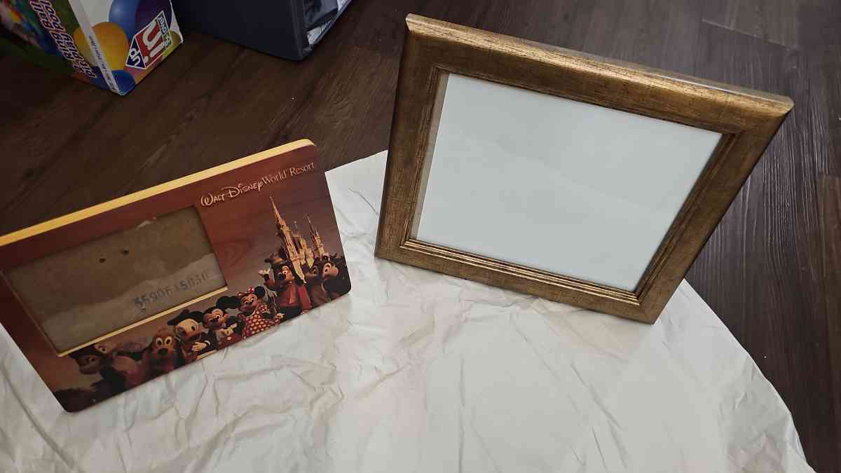 Cuadros - Tampa, Florida - FleaMarketBay