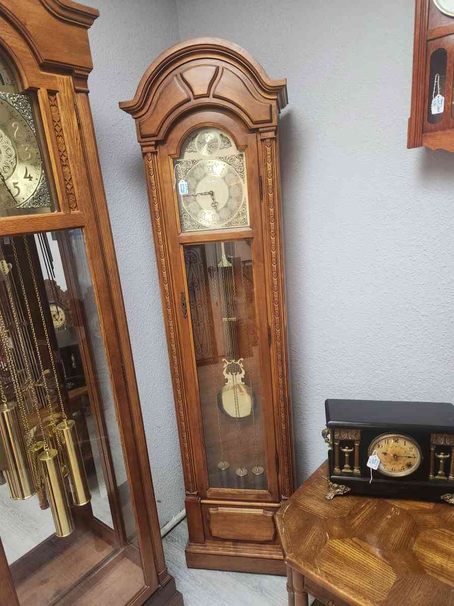 Grandfather and Grandmother clocks - Seminole, Texas - FleaMarketBay