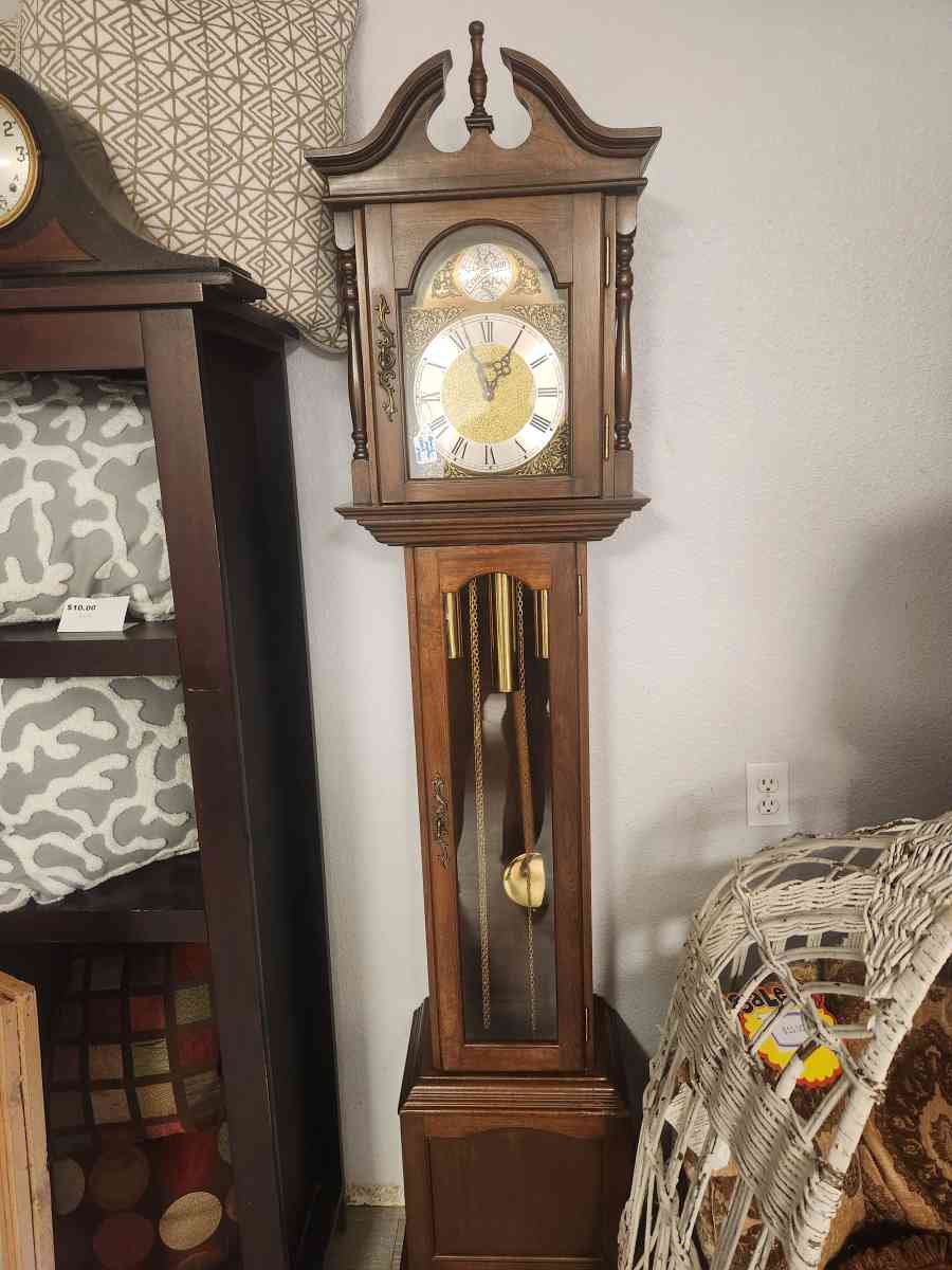 Grandfather and Grandmother clocks - Seminole, Texas