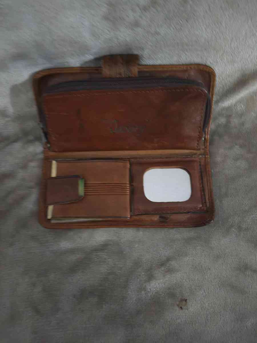 VINTAGE BROWN LEATHER GUADALAJARA WALLET USED USED - Hialeah, Florida - FleaMarketBay