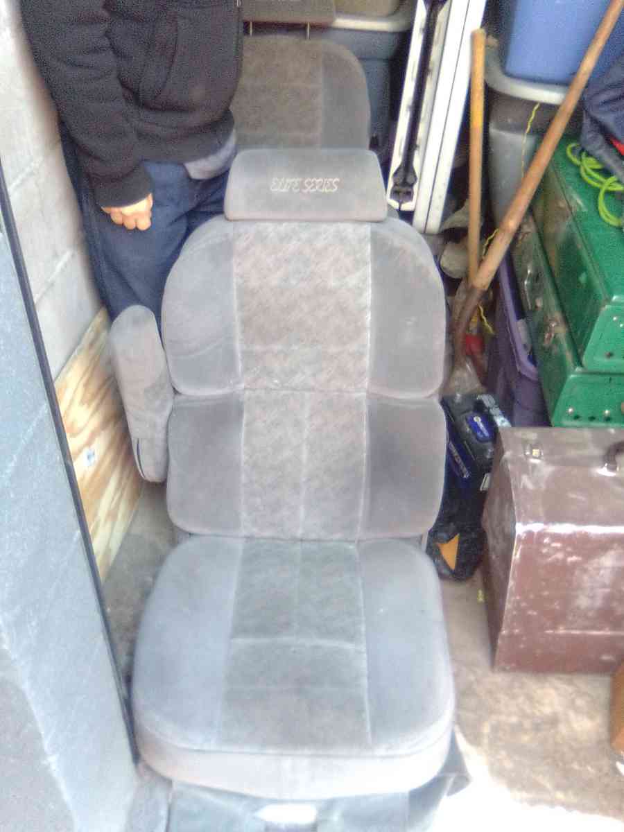 Dodge van front bucket seets - Littleton, Colorado - FleaMarketBay