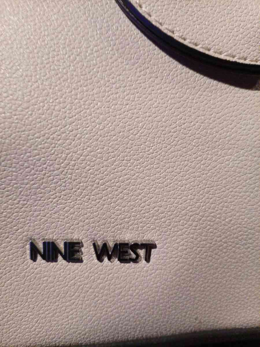nine West hand bag - Mount Sherman, Kentucky - FleaMarketBay