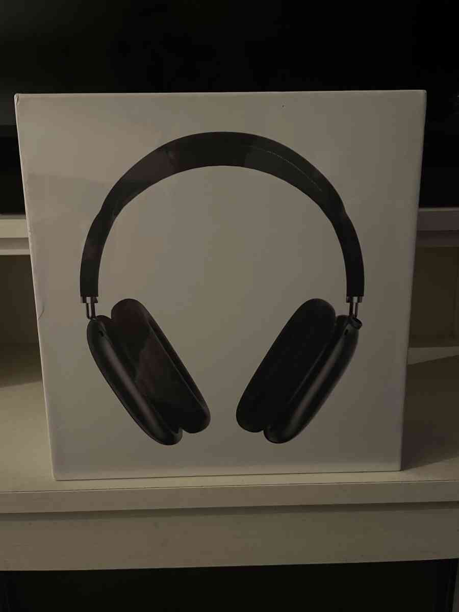 Apple AirPod max - Saint Cloud, Florida