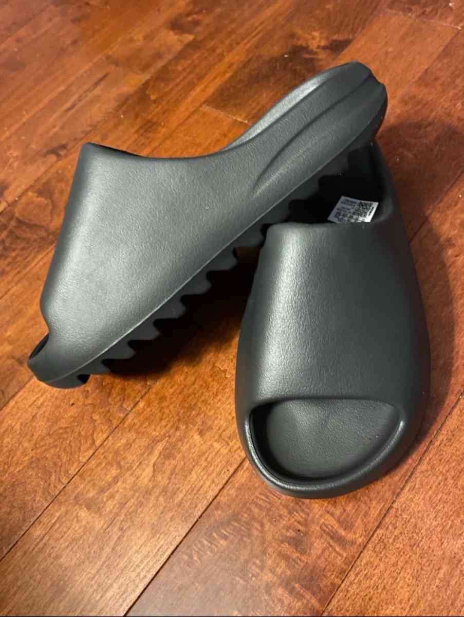 Yeezy Slide Mens Size 11 Onyx - Kenilworth, New Jersey - FleaMarketBay