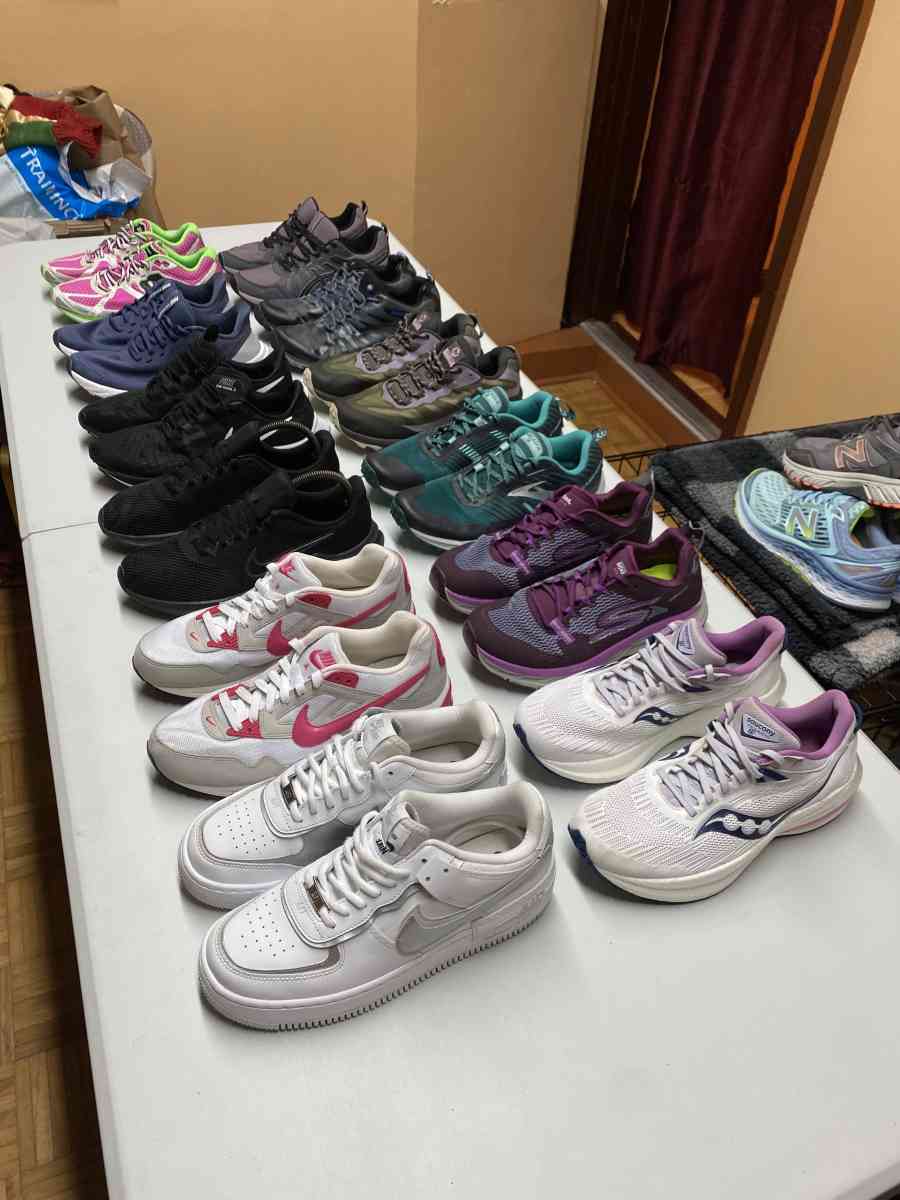 12 Pairs Womens Athletic Mixed Brands Sneaker Bundle Size 9 - Frederick, Maryland