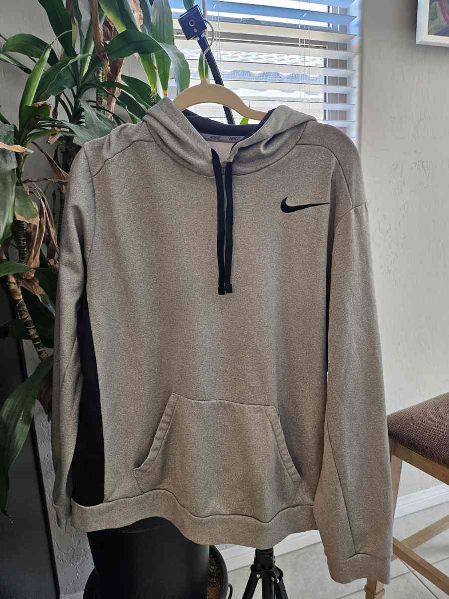Nike hoodie - Las Vegas, Nevada - FleaMarketBay