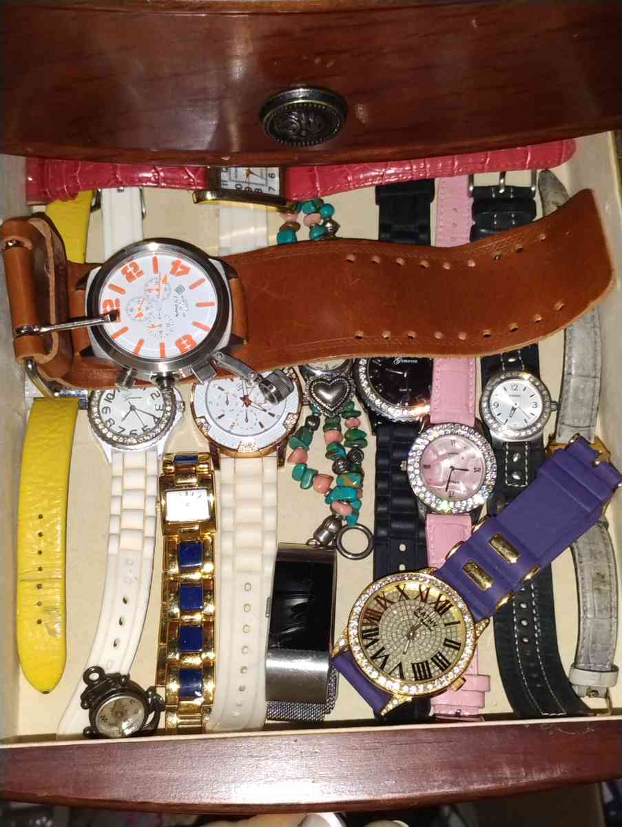 10lbs of jewelry - Orange Park, Florida - FleaMarketBay