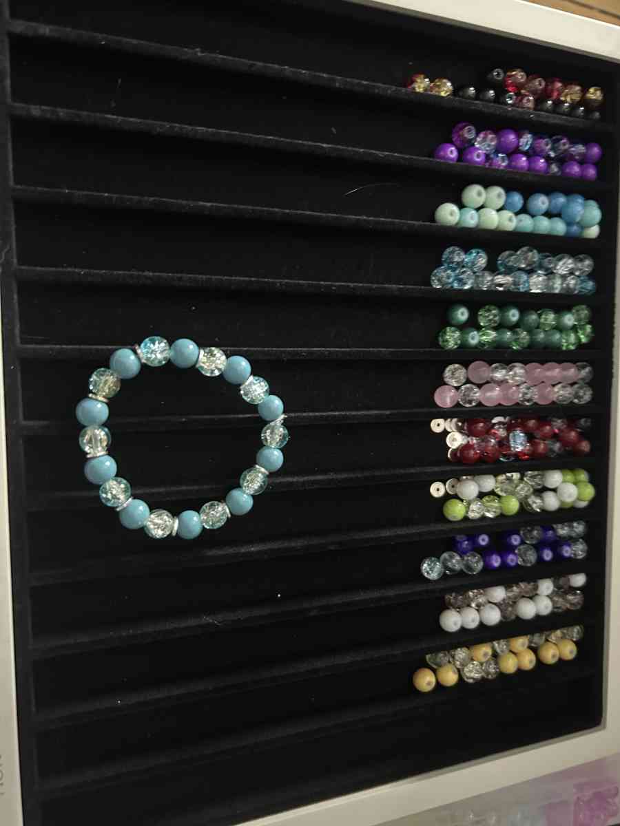 glass bracelet - Augusta, Maine - FleaMarketBay