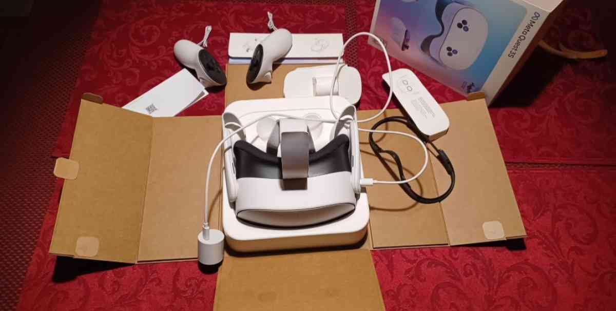 Meta Quest 3 VR Headset  128GB  with Batman Arkham Shadow - Bronx, New York - FleaMarketBay