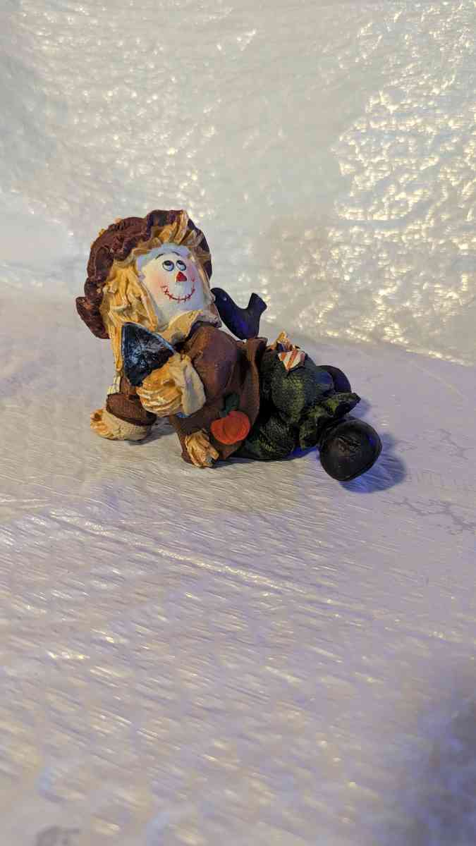 Resin Gardening Scarecrow Girl Figure - Phoenix, Arizona - FleaMarketBay