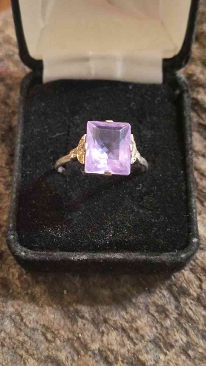 Beautiful Amethyst Ring - Greenville, Illinois - FleaMarketBay