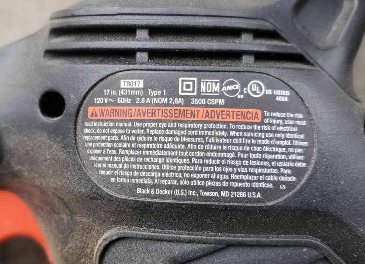 Black  Decker  Electric Corded Hedge Clipper 17  120V  28 Am - Plano, Texas - FleaMarketBay