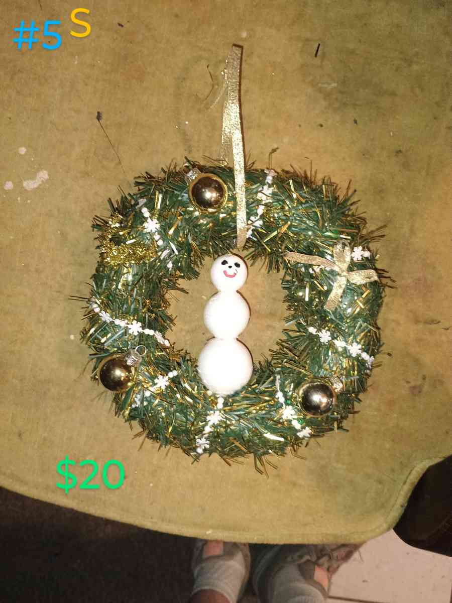 Holiday Wreaths - Fremont, Nebraska - FleaMarketBay