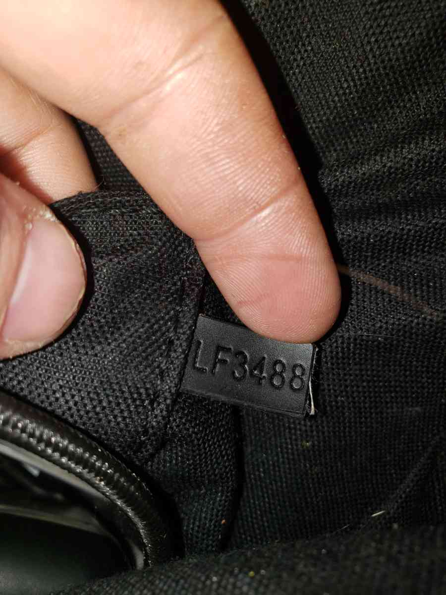 Louis Vuitton crossbody - Virginia Beach, Virginia - FleaMarketBay