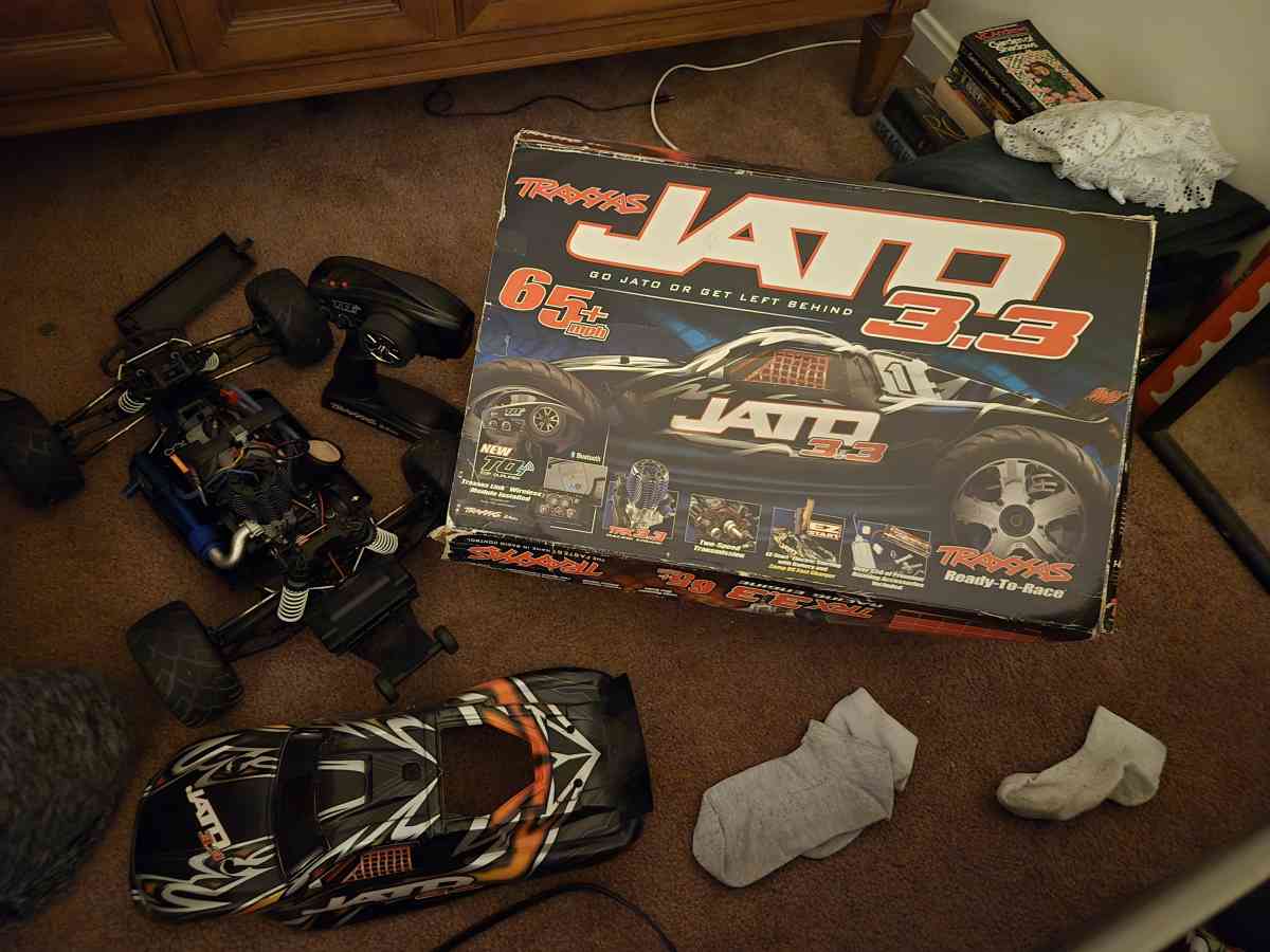 jalo 3 point 3 motorized car - Erlanger, Kentucky