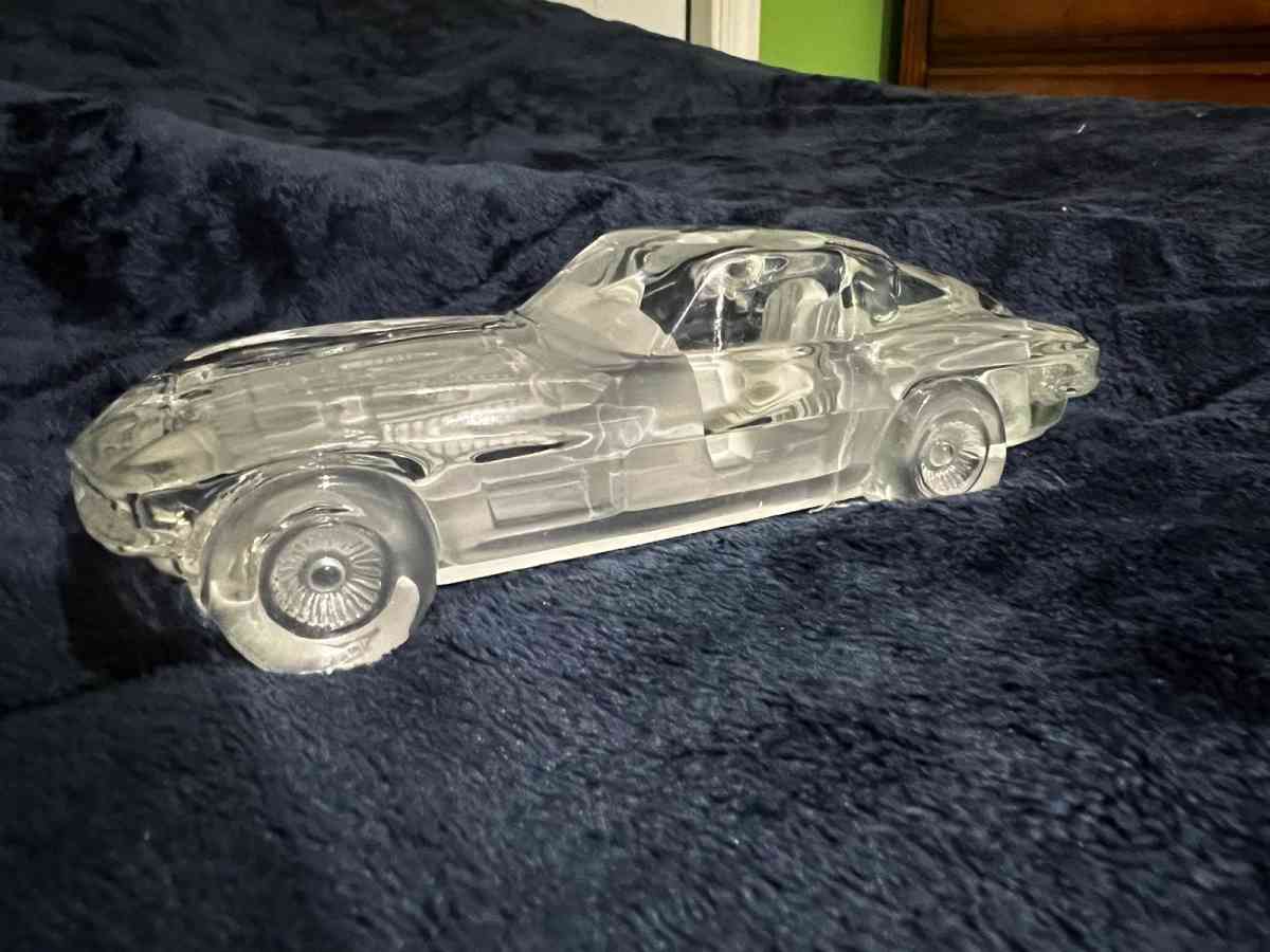 Corvette of collectible crystal - Elizabeth, New Jersey - FleaMarketBay