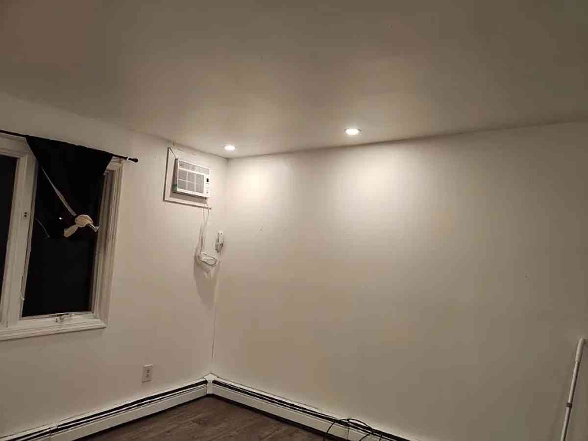 house for rent - Staten Island, New York - FleaMarketBay