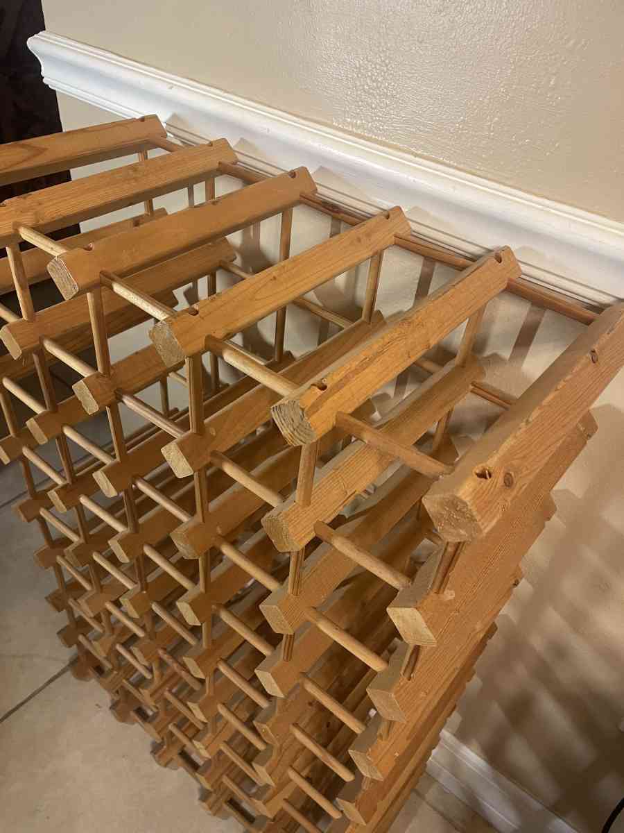 Wooden Wine Rack - Loughman, Florida