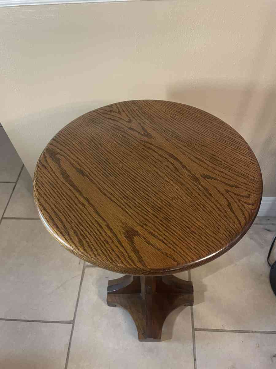 Table - Loughman, Florida - FleaMarketBay