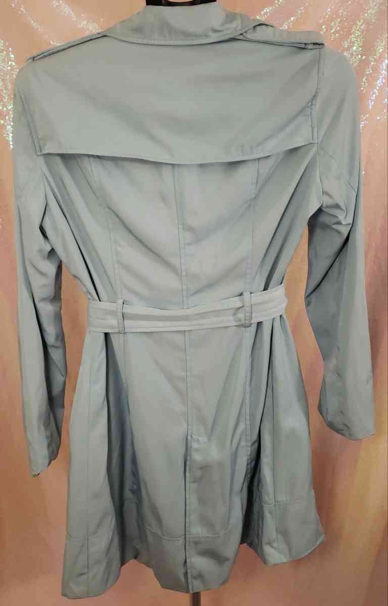 Zara Basic Large Trenchcoat - Chapel Hill, North Carolina - FleaMarketBay