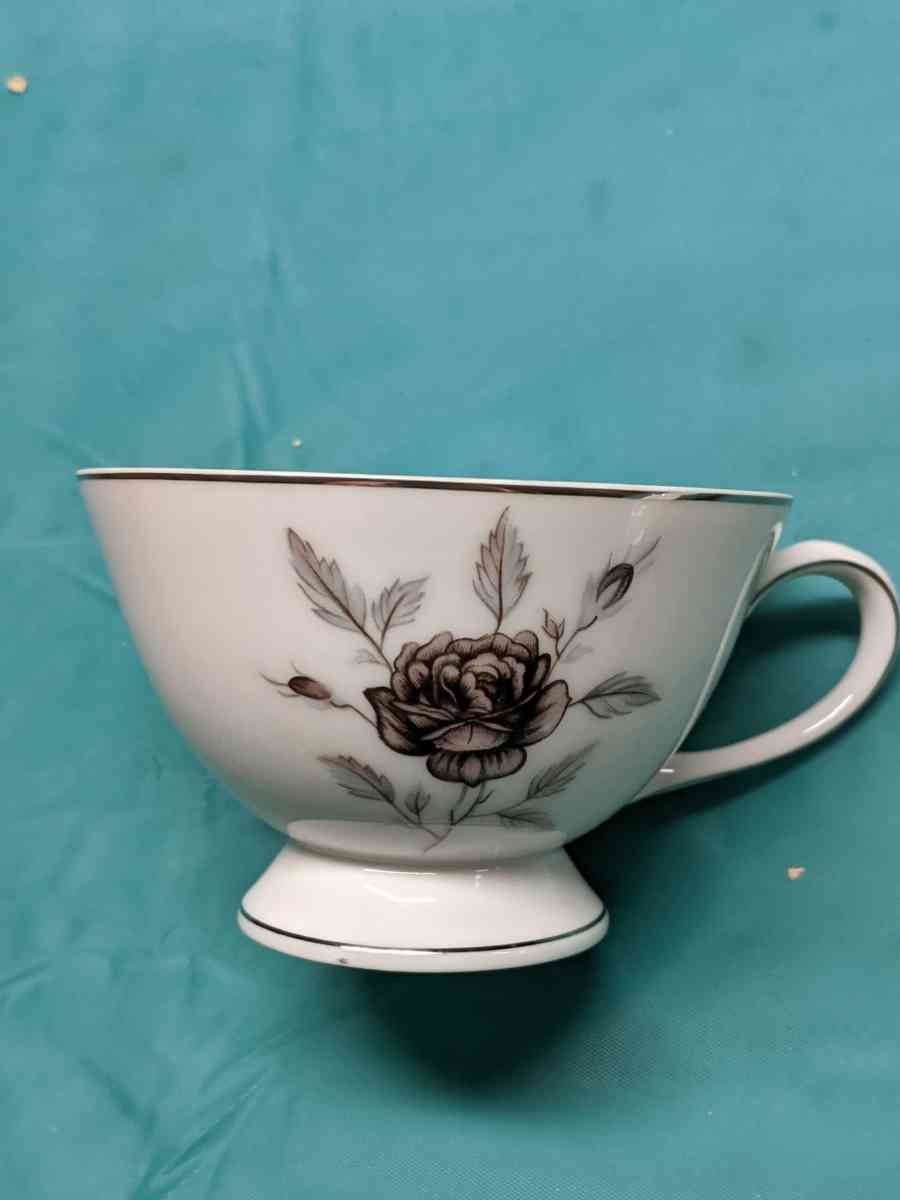 Fine China Two Boxes Of 24 Pce Set - Saint Paul, Minnesota