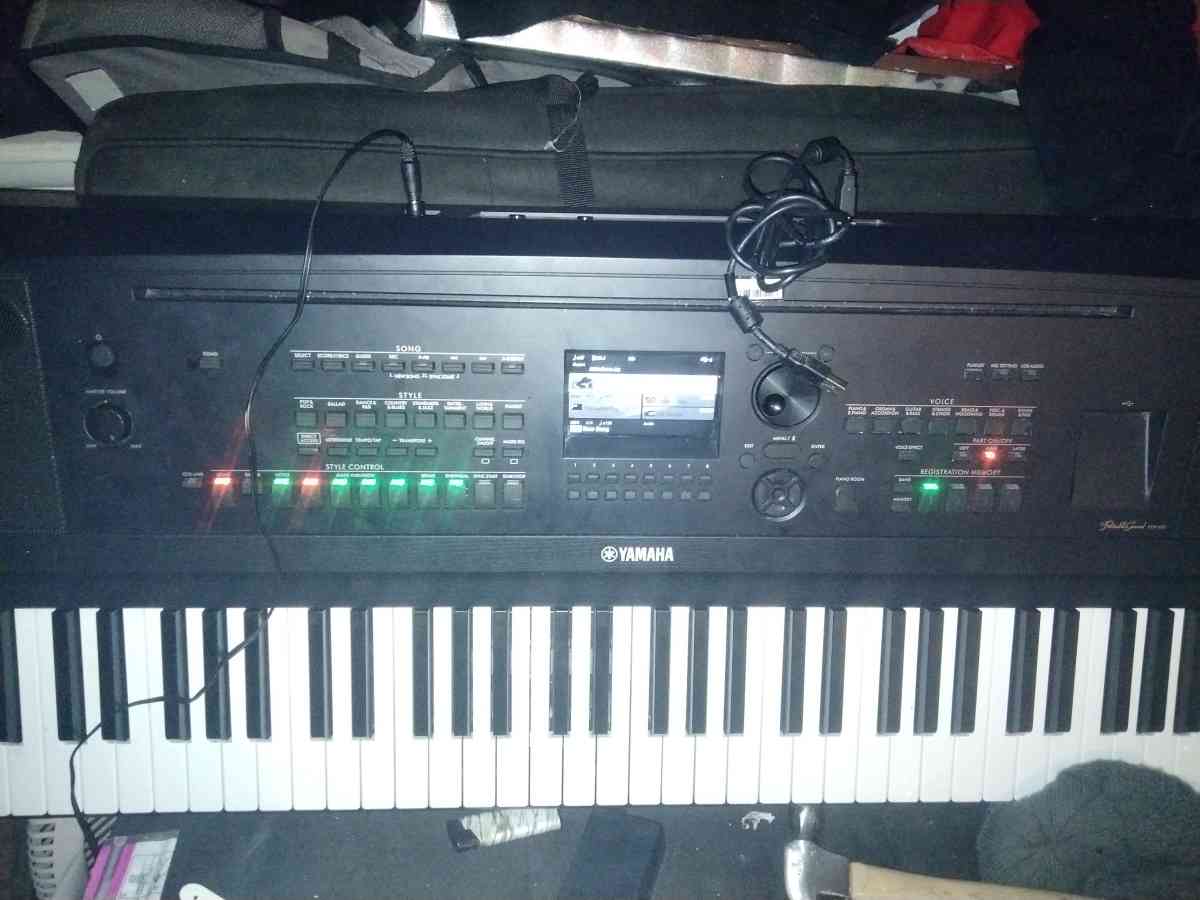 Yamaha portable grand Dex 670 - Tulsa, Oklahoma - FleaMarketBay
