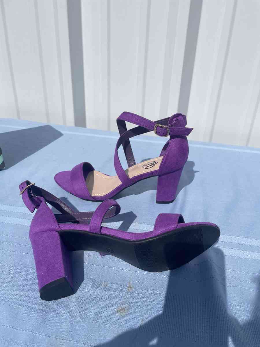 Purple Heels - Loughman, Florida - FleaMarketBay
