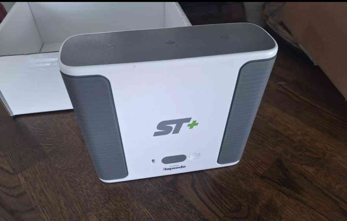 SkyTrak Plus Golf Simulator - San Francisco, California - FleaMarketBay