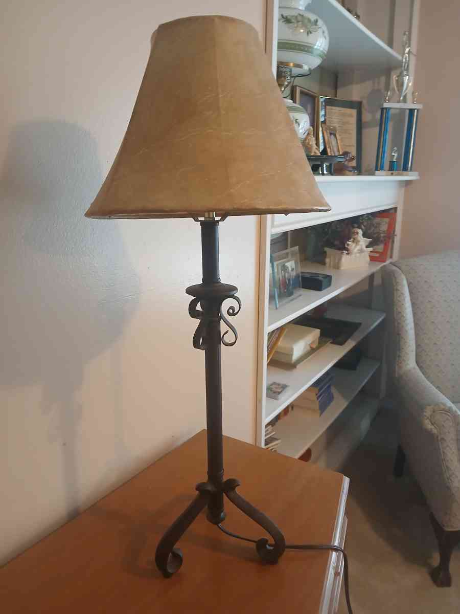 lamps lamps lamps - Huntsville, Alabama - FleaMarketBay