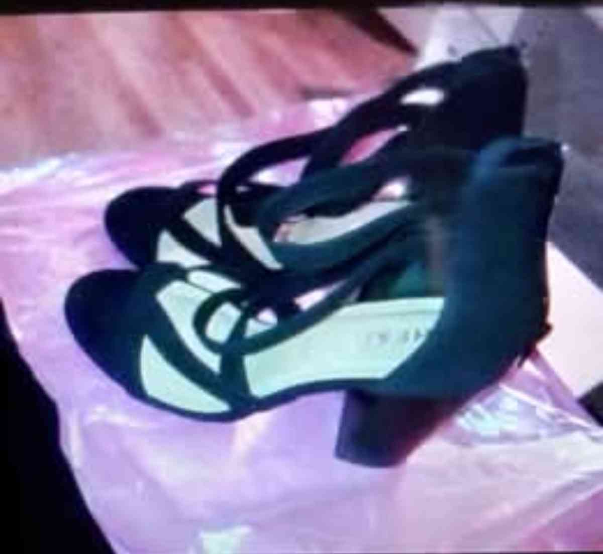 mk purse waver 7 n 1 wand 24inch Figaro chain - El Centro, California - FleaMarketBay