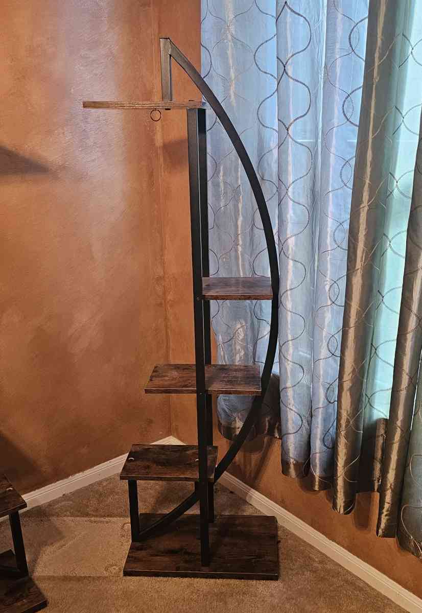 Tribesigns 5 tier shelf - Humble, Texas - FleaMarketBay