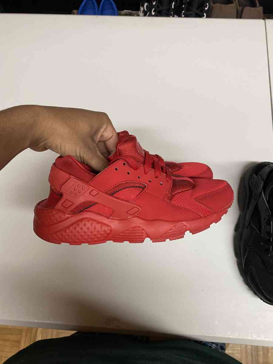 Nike Air Huarache Bundle Black And Red - Frederick, Maryland - FleaMarketBay