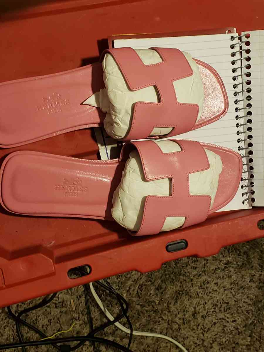 Hermes Pink sandals - Las Vegas, Nevada - FleaMarketBay
