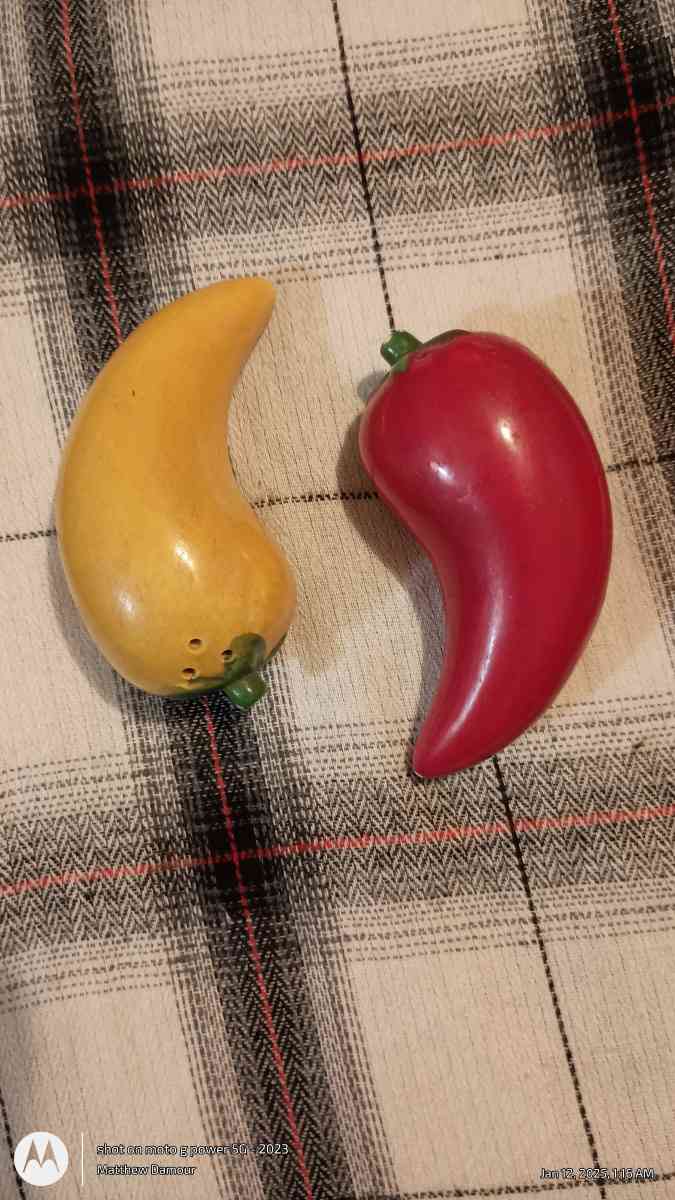Chile pepper salt and pepper shakers