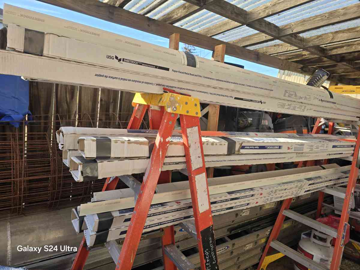 CORNERS SHEETROCK - Bridgeview, Illinois - FleaMarketBay