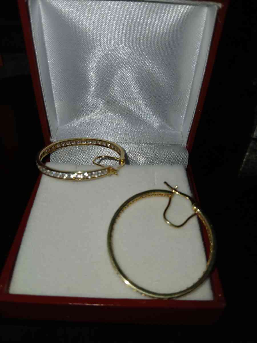 arracadas de oro 14k - Fontana, California - FleaMarketBay