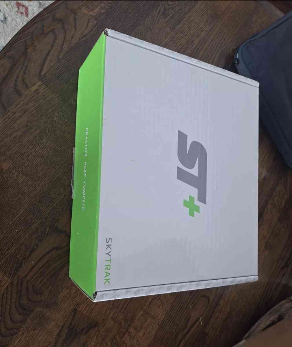 SkyTrak Plus Golf Simulator - San Francisco, California - FleaMarketBay