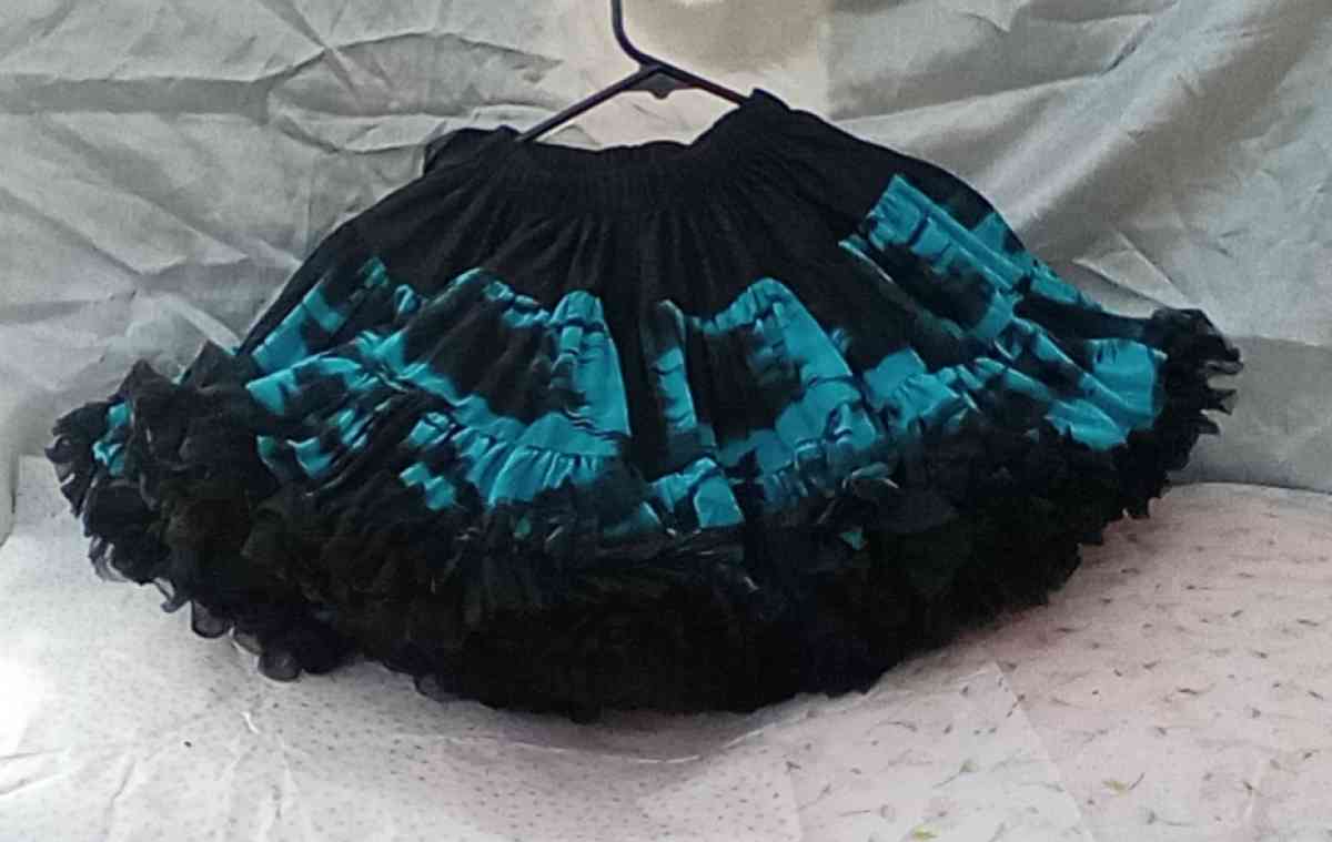 6yrs Blk Teal TuTu Pettiskirt EUC Bow Cinches Waist - Dallas, Texas - FleaMarketBay