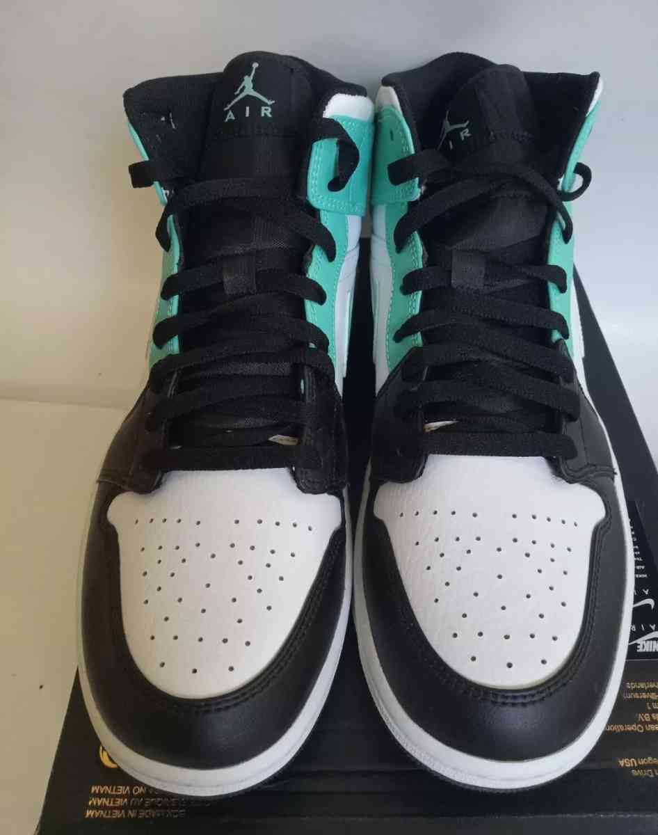 Jordan 1 Mid tropical size 12 - Elkhorn, Nebraska