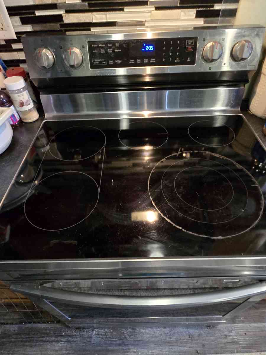 Samsung 30in Glass Top 5 Burners 63cu ft Stove Oven - Cuyahoga Falls, Ohio - FleaMarketBay