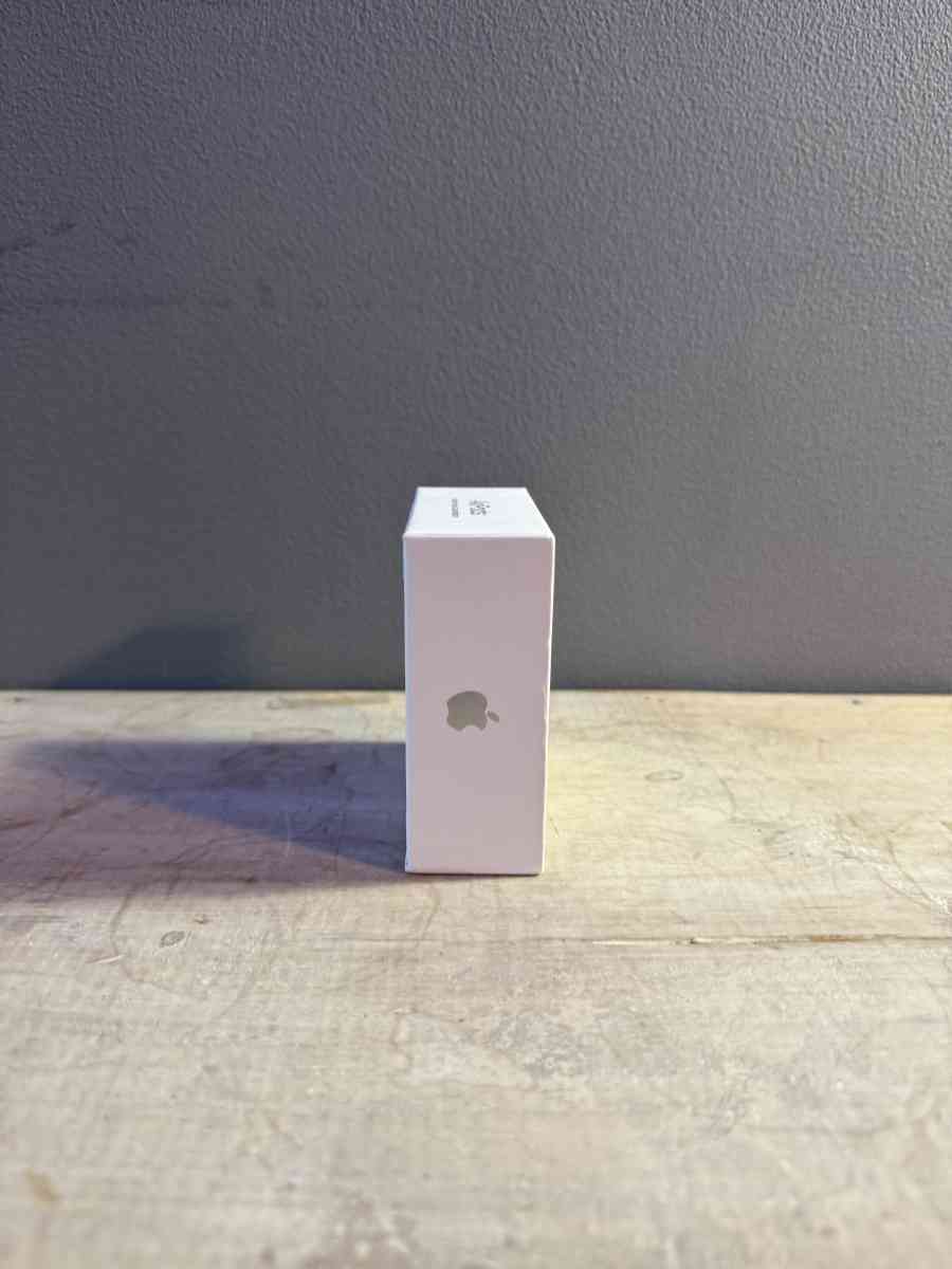 Brand New Apple Airpods 4th Generation With Active Noise Can - Albany, Ohio - FleaMarketBay