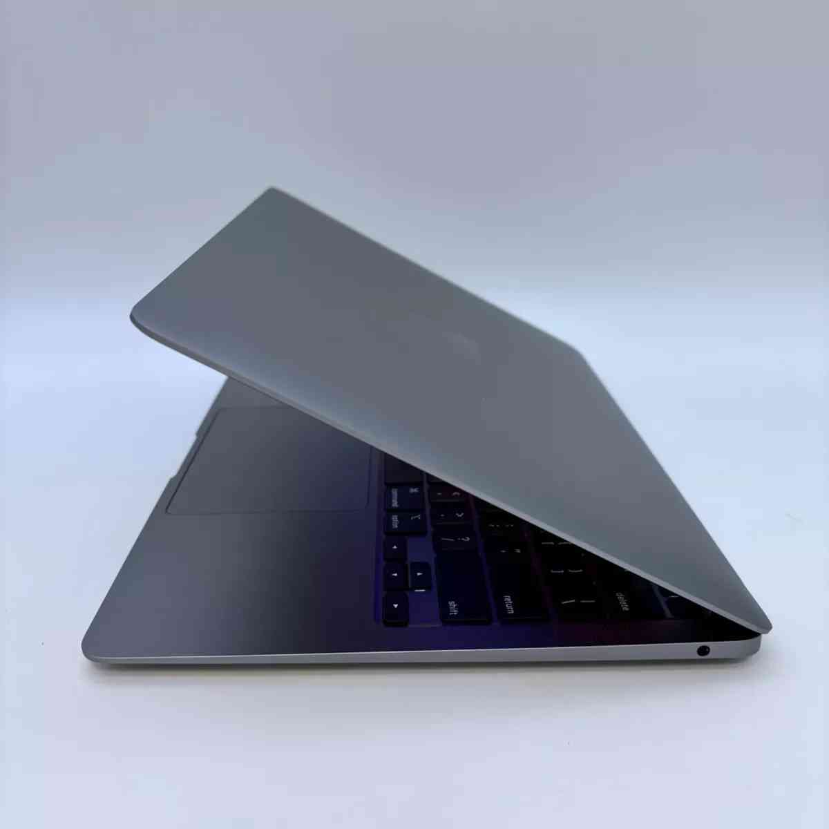 Apple MacBook Air 13 Retina 256GB SSD - Los Angeles, California - FleaMarketBay