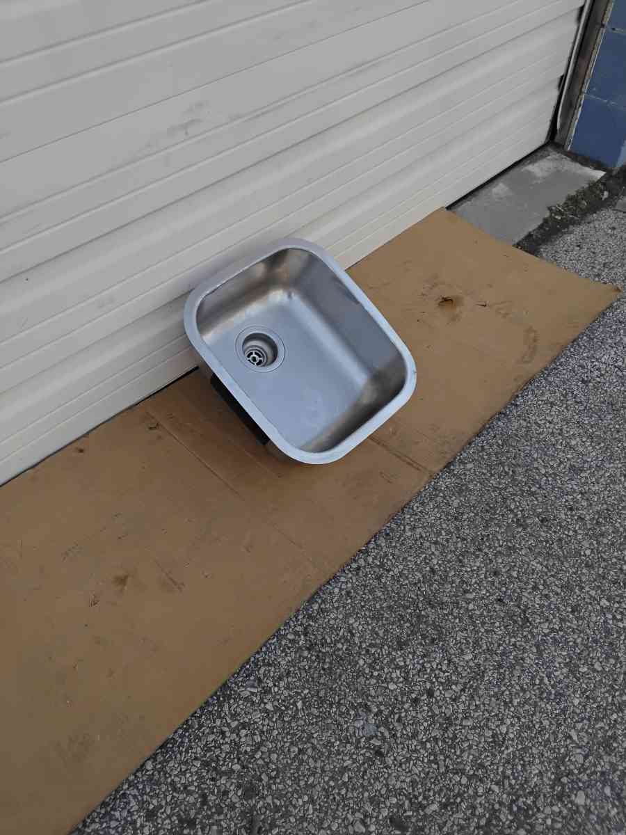 Nice Stainless Steel  Bar or Island Sink 17 X 15 Like New - Williamstown, New Jersey - FleaMarketBay