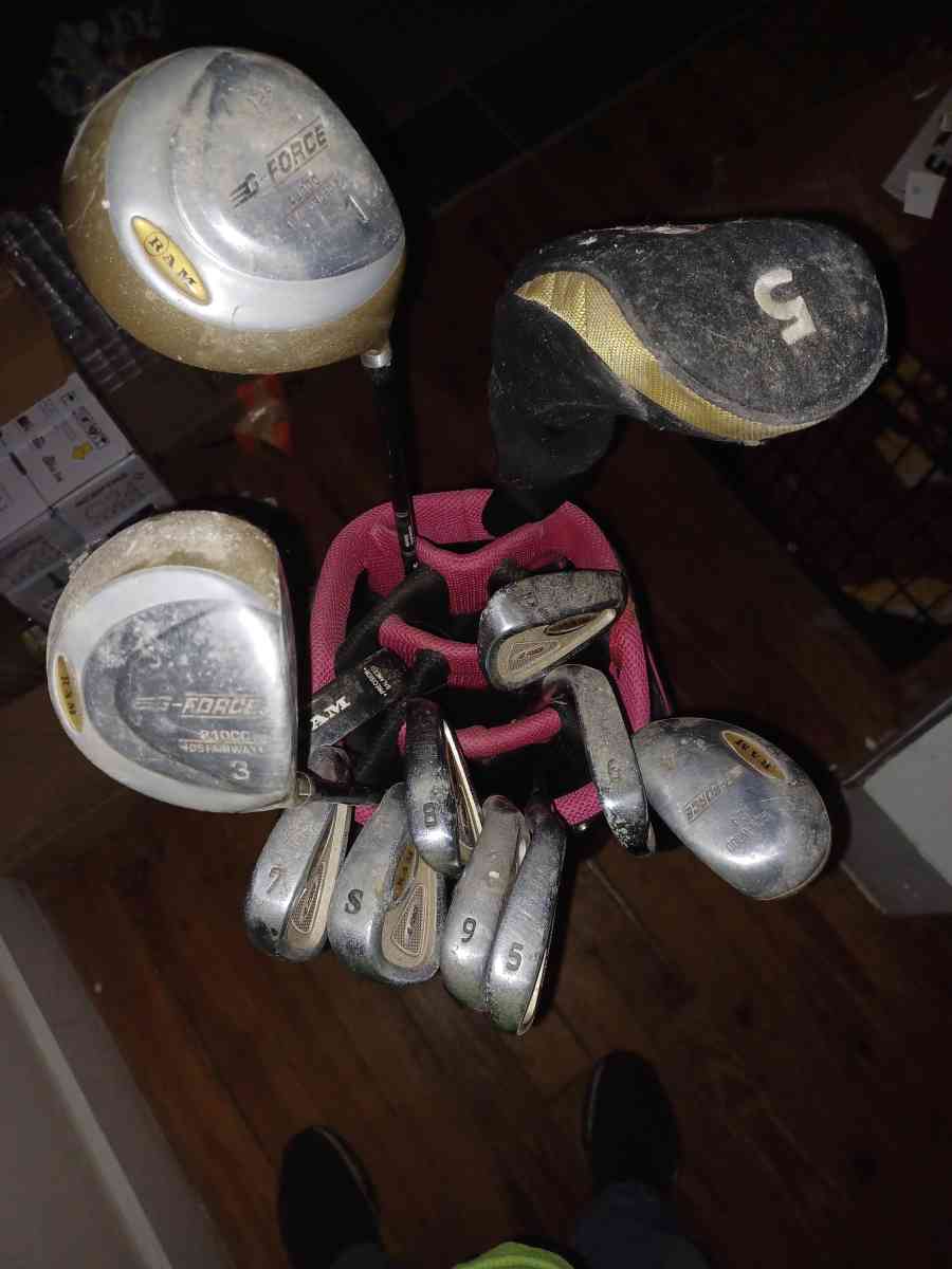 Golf club set with Callaway bag - Harpers Ferry, West Virginia - FleaMarketBay