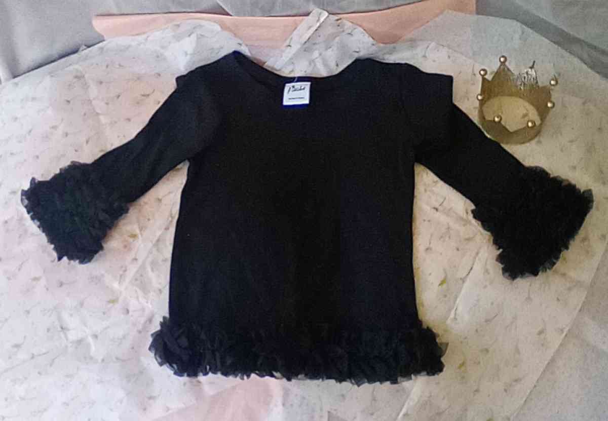 Girls Blk Ruffles on bottom and cuff of wrist - Dallas, Texas - FleaMarketBay