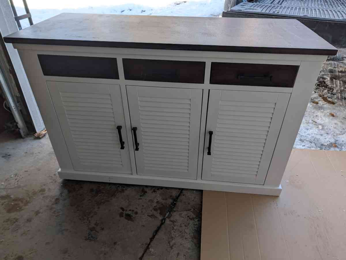 Lark Manor Solid Wood Kitchen Island - Richfield, Ohio - FleaMarketBay