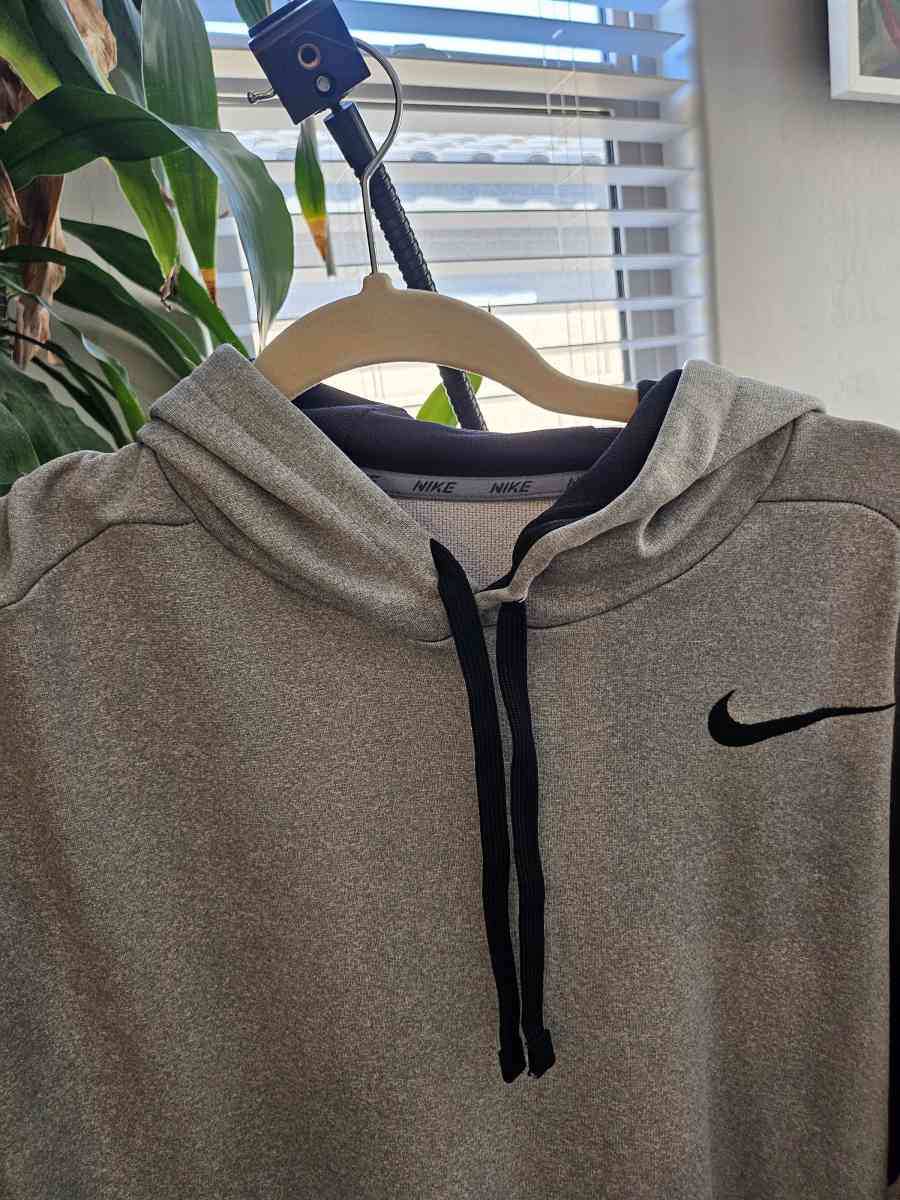 Nike hoodie - Las Vegas, Nevada - FleaMarketBay